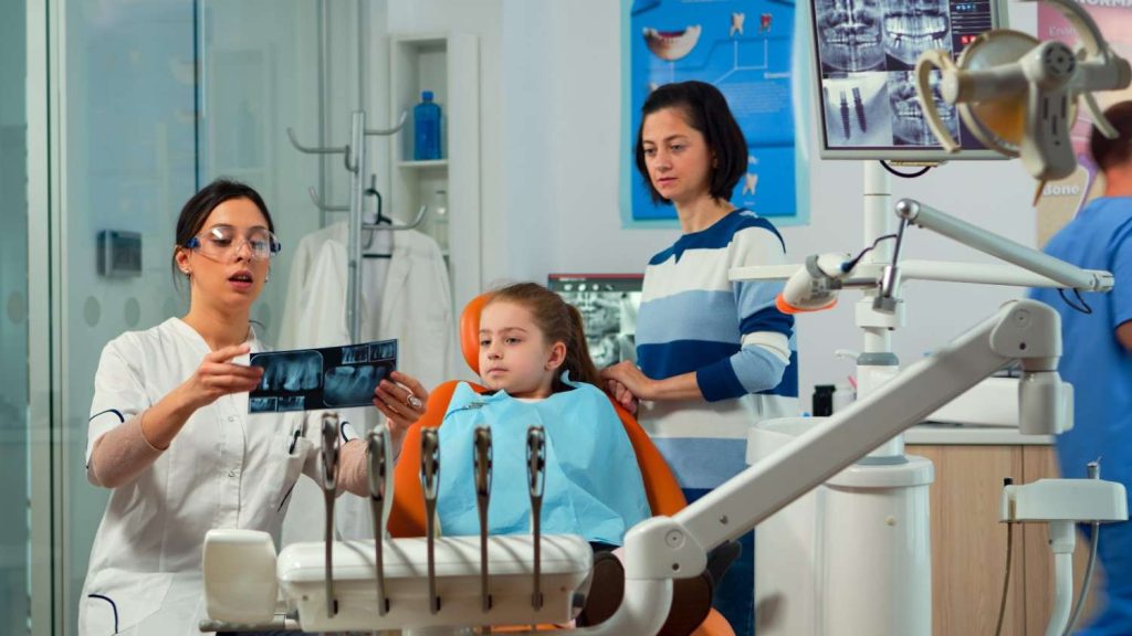 Why Choosing a Family Dentist Can Simplify Your Oral Health Care